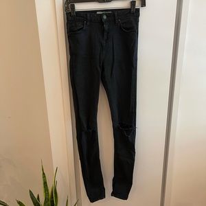 TopShop Jamie Jeans w/ knee rips